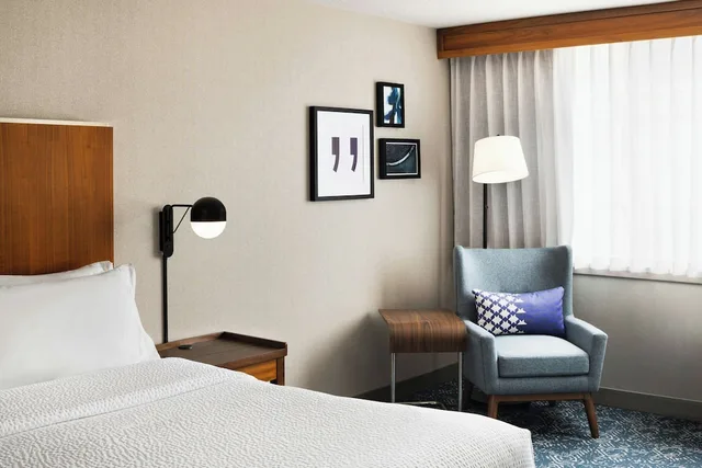 غرفة بسرير كينج مع أريكة لذوي الإعاقة، Four Points by Sheraton Halifax 4/8