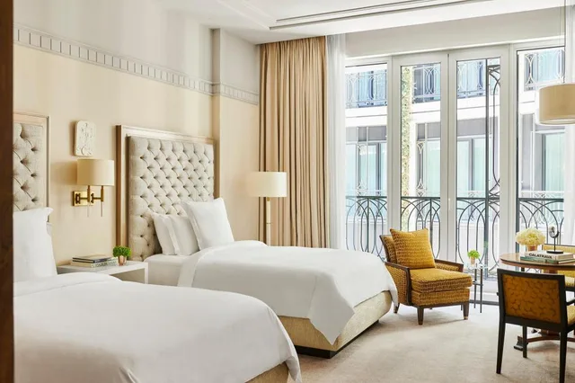 Courtyard, Superior, 2 Double Beds، Four Seasons Hotel Madrid 4/6