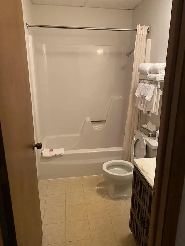 غرفة قياسية بسرير كينج، Econo Lodge Wall, SD 2/2