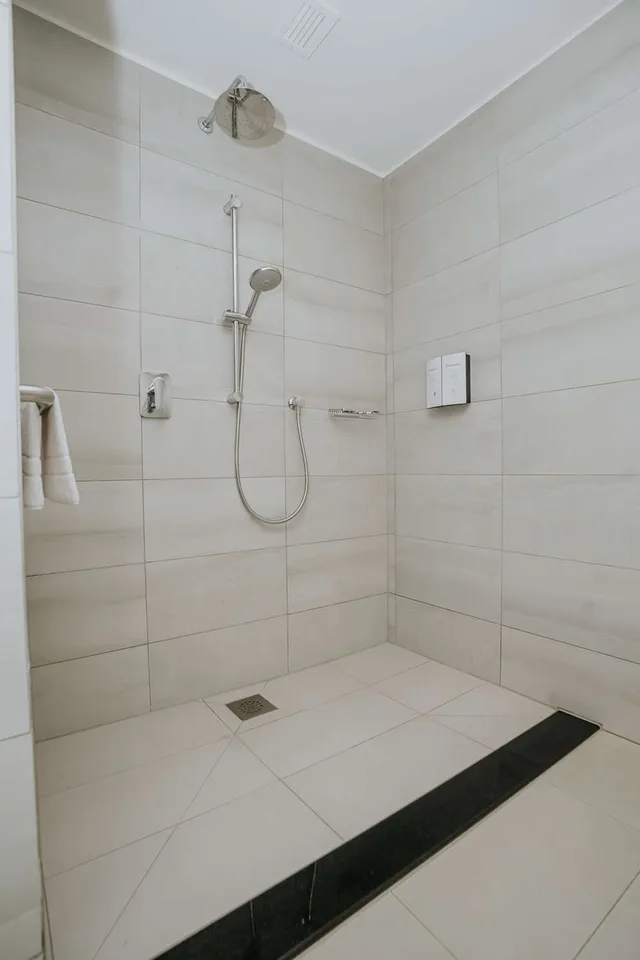 غرفة بسرير كينج لذوي الإعاقة، Best Western Ferrat 5/6