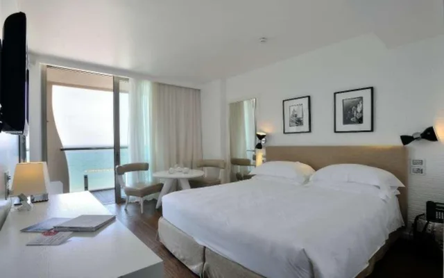 Deluxe Front Sea View، Excelsior Hotel, Spa & Lido 6/10