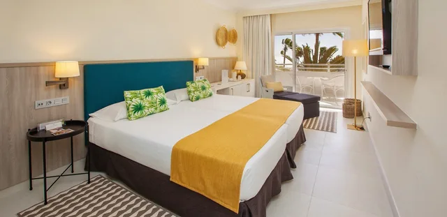 غرفة ديلوكس بسرير مزدوج، Corallium Dunamar by Lopesan Hotels - Adults Only 1/3