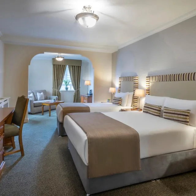 غرفة سوبيريور ثلاثية، Bracken Court Hotel 1/2