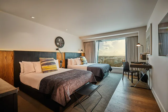 غرفة غراند ديلوكس بسريرين مزدوجين، The Grand by SkyCity 1/3