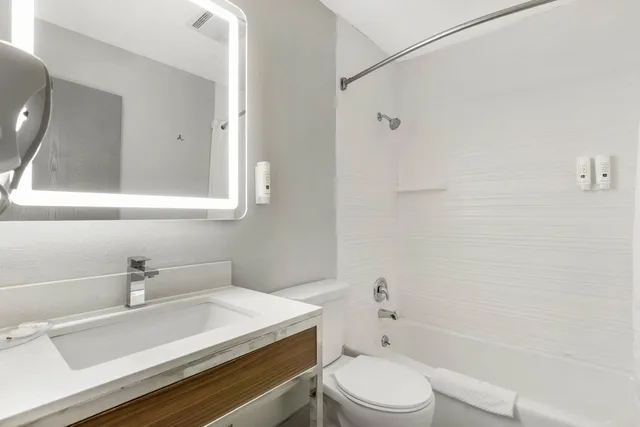 غرفة رباعية بسريرين كوين، Quality Inn & Suites Ottumwa North 7/7