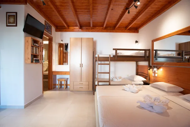 1 Bedroom, Lanai, Luxury, Quadruple, 1 Queen and 1 Bunk Bed، Kontaratos Studios & Apartments 3/10