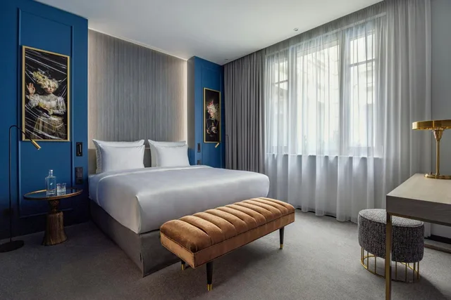 Luc, King Bed, Hotel Luc Autograph Collection 1/3