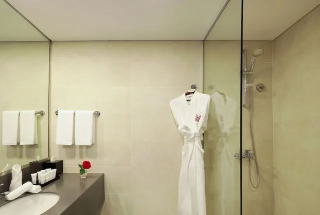 Superior Room with Two Single Beds، ميلينيوم مطار المدينة(Millennium Madinah Airport) 6/6