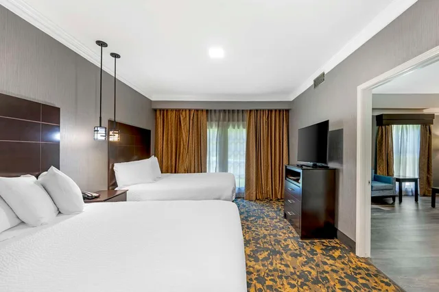 جناح بسريرين كوين مع أريكة، Best Western Brentwood 1/3