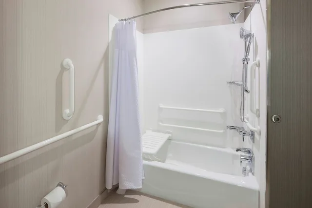 غرفة بسريرين كوين مع أريكة، Courtyard by Marriott Houston North/Shenandoah 4/4