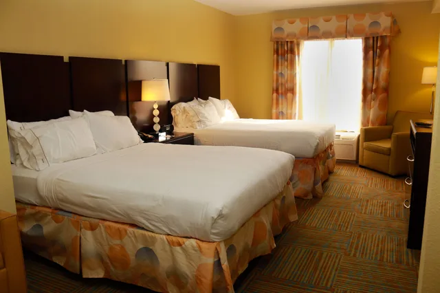 غرفة قياسية بسرير فردي، Holiday Inn Express Hotel And Suites Perry 3/5