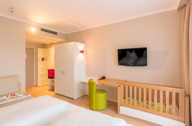 غرفة عائلية بشرفة، Thermenhotel All In Red 3/5