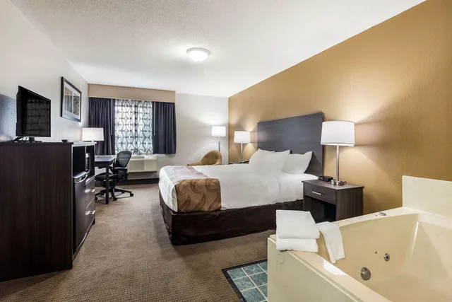 Upgrade, King Bed، Quality Inn Clare 3/3