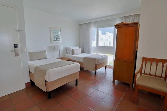 Family, Multiple Beds، Hotel Almirante Cartagena Colombia 2/5