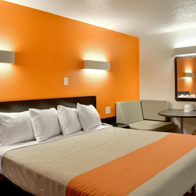 Room, King Bed, Accessible, Motel6 Toledo, OH 1/7
