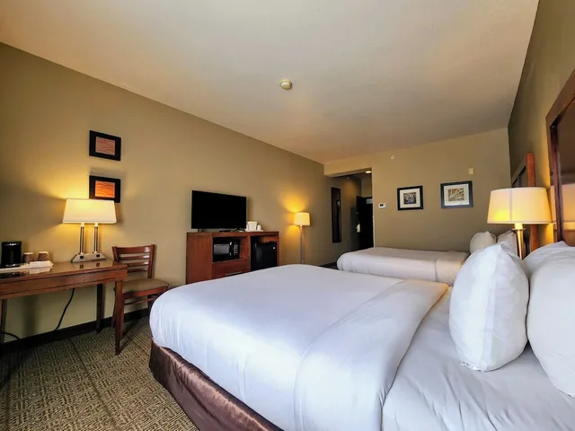 غرفة قياسية بسريرين كوين، Comfort Inn Bolivar, MO 1/7