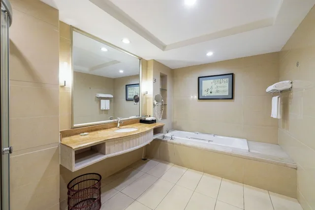 غرفة تنفيذية بسرير كينج بإطلالة على المدينة، Xinhui Country Garden Phoenix Hotel 10/10