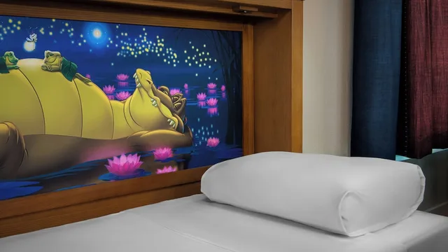 Room, King Bed, Murphy Bed, Accessible، Disneys Port Orleans Resort Riverside 2/3