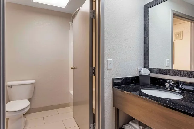 غرفة بسرير كوين، Comfort Inn & Suites Corbin North 3/5