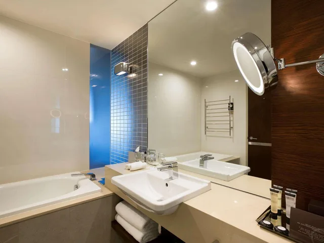 Executive, King Bed, Lounge Access, Pullman at Sydney Olympic Park 6/8