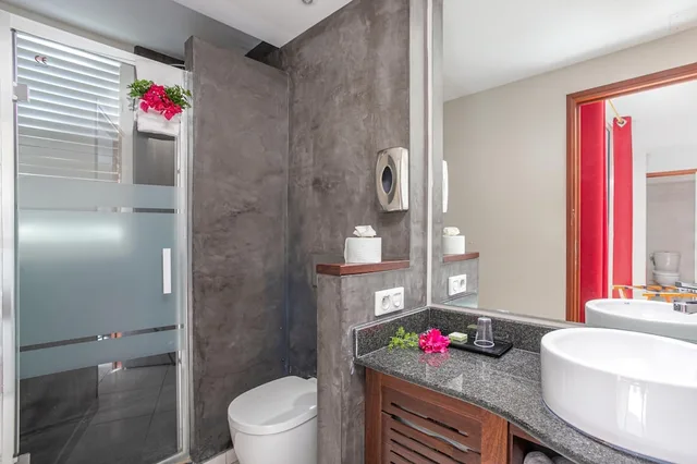 غرفة بريميوم بسرير كينج بغرفة نوم واحدة مع أريكة بمطبخ صغير، Karibea Resort Sainte Luce Residence Caribia 3/3