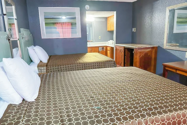 غرفة قياسية بسريرين مزدوجين، Hahira Inn By OYO near Valdosta 1/5