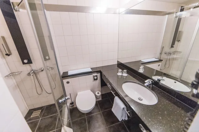 غرفة كومفورت بسرير مزدوج، PLAZA INN Stuttgart-Filderstadt 2/2