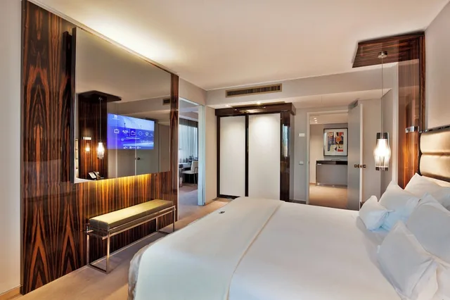 جناح بسرير كينج، Altis Grand Hotel 1/7