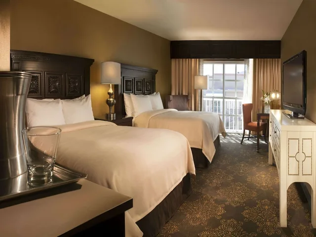Deluxe, 2 Double Beds, Pool View, Allergy Friendly، HILTON SANTA FE HISTORIC PLAZA 3/8