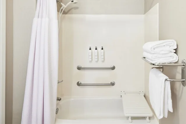 جناح بسريرين كوين مع سرير سحّاب إضافي لذوي الإعاقة، Springhill Suites Phoenix Tempe Airport 8/9