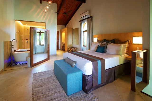 Superior, Coco de Mer Hotel and Black Parrot Suites 3/7