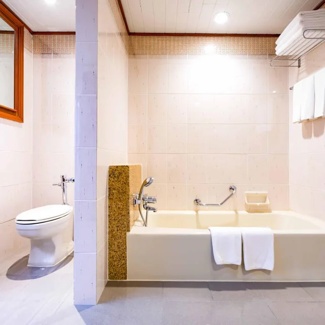 جناح جونيور، Centara Riverside Hotel Chiang Mai 5/7