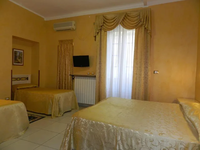 غرفة قياسية ثلاثية، Hotel Antico Distretto 4/8