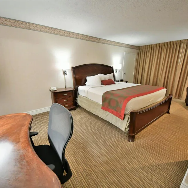 1 Bedroom, Mandarin, Suite، Ramada Hotel & Conference Center By Wyndham Jacksonville 1/3