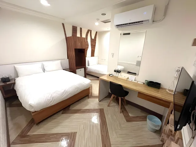 غرفة قياسية ثلاثية، King Plaza Hotel 4/4