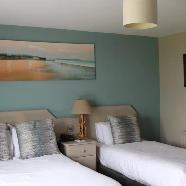 Room, Triple, Terrace, Causeway Hotel 5/6