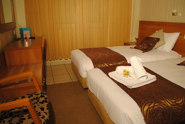 غرفة بسرير مزدوج أو سريرين منفصلين، Ideal Hotel 4/10