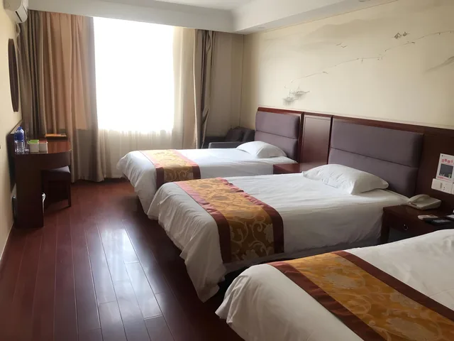 غرفة ثلاثية بثلاثة أسرّة، GreenTree Inn Shanghai JinShan Wanda Plaza Longxiang Road Express Hotel 1/1