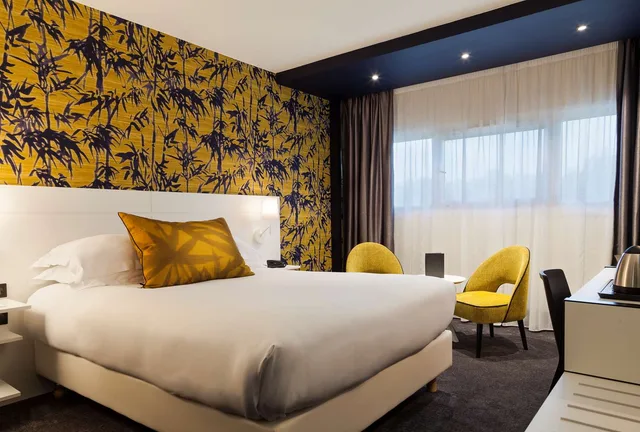 Superior, Queen Bed, Hotel Inn Paris CDG Airport 1/1