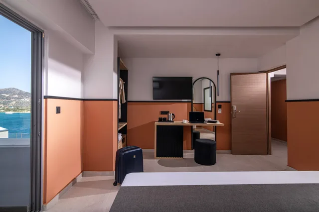 Room, Double Bed, Lateral Side Sea View, Mistral Bay Hotel 5/8
