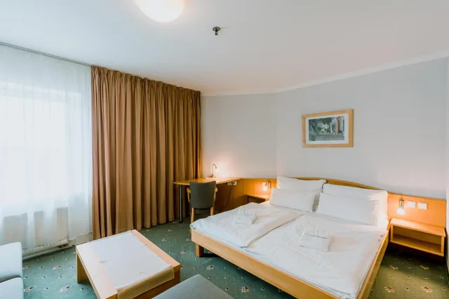 غرفة بسرير مزدوج أو سريرين منفصلين، BEST WESTERN HOTEL PRACHARNA 3/10