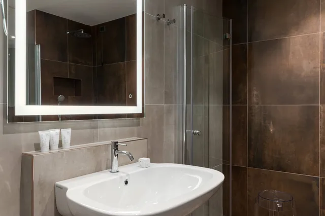 جناح جونيور بسرير كوين مع أريكة، AC HOTEL VENEZIA 3/4
