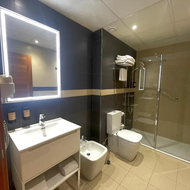 غرفة عائلية، San Fermin Suites 7/10