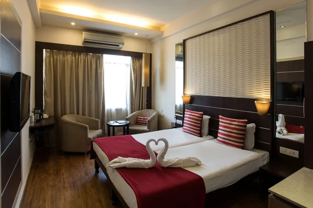 غرفة تنفيذية بسرير مزدوج، HOTEL SURYA ROYAL 1/3
