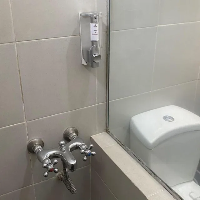 غرفة قياسية بسرير مزدوج، Mawar Asri Hotel 7/10
