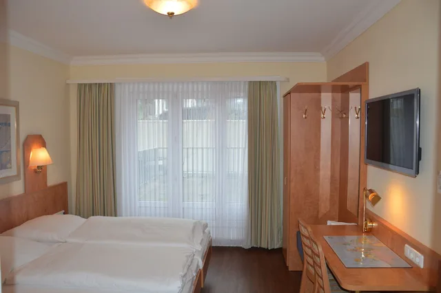 Economy, Double Bed, External Bathroom، Hotel Wikinger Hof Hamburg 1/3