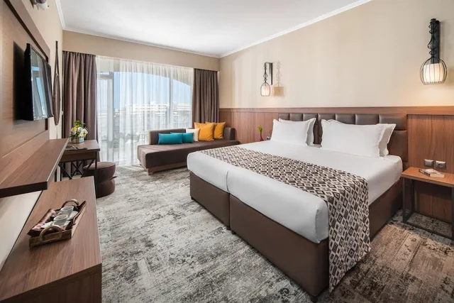 Deluxe, Double or Twin Bed, City View, Alba 1/1