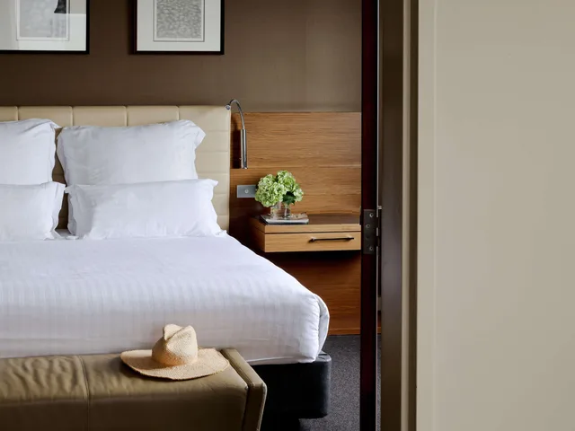 Spa, Executive, Suite, King Bed، Pullman at Sydney Olympic Park 7/10