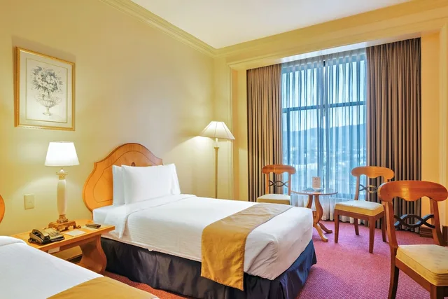 Ambassador Room، Waterfront Cebu City Hotel and Casino 5/10