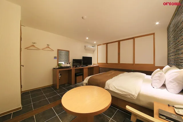 Premium, Queen Bed, No Parking، Hotel Leaders 3/4